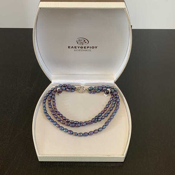 Three string purple fresh water pearl set. - Picture 10 of 11